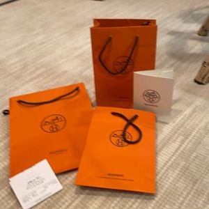 Set of 3 Hermès shopping bags & ribbon